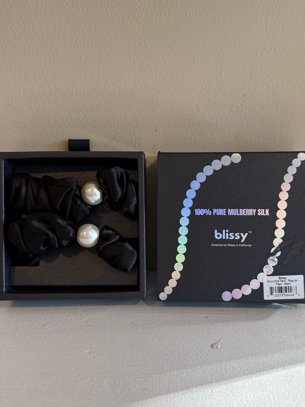 New In Box Blissy’s Pearl & Black 2-Piece Scrunchie Pack 100% Pure Mulberry Silk — image 7 of 7